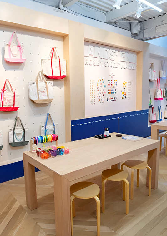 WSL Top Innovator featuring Lands' End bag customization popup